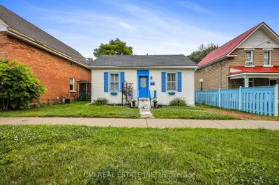Detached in Owen Sound