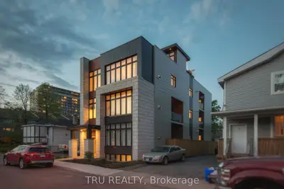 Fourplex in New Edinburgh - Lindenlea