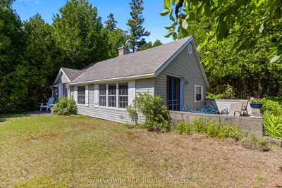 Detached in South Bruce Peninsula