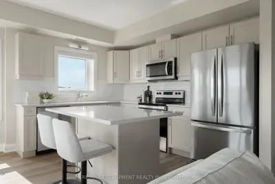 Condo Apartment in Pelham