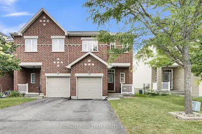 Att/Row/Townhouse in Kanata