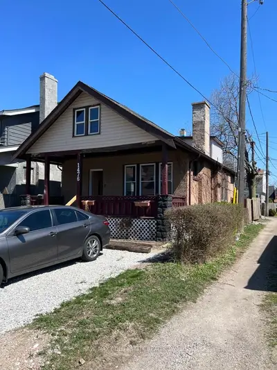 Detached in Windsor