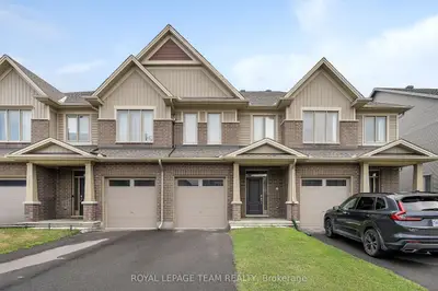 Att/Row/Townhouse in Stittsville - Munster - Richmond