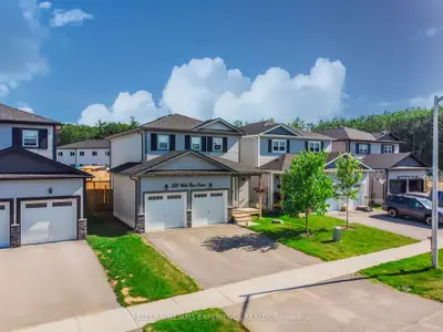 Detached in Gravenhurst