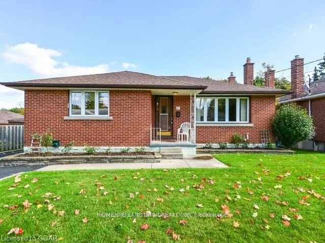 21 Louisa Drive (Main Master Bedroom), Guelph, ON N1E 4T4