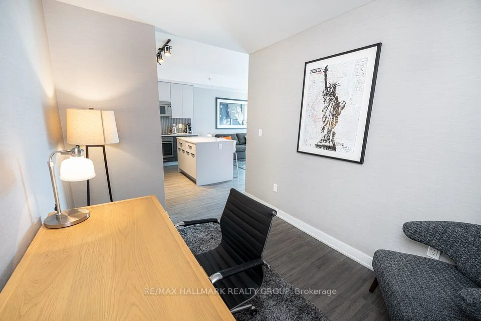 111 Champagne Avenue 1911, Dows Lake - Civic Hospital And Area, On K1s 5v3