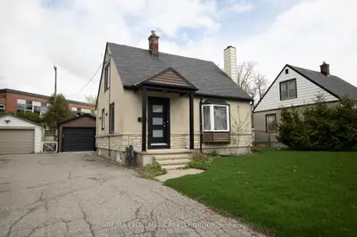 Detached in Carlington - Central Park