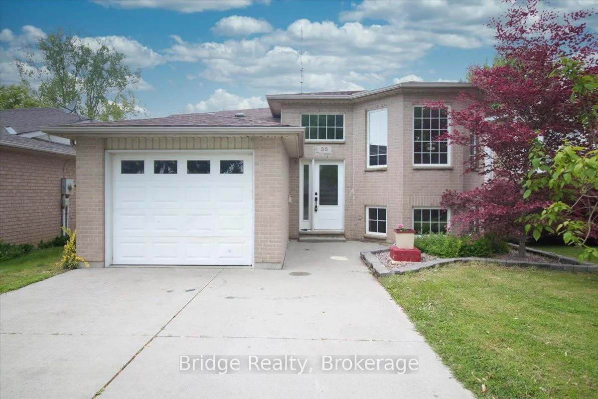 Detached in Chatham-Kent