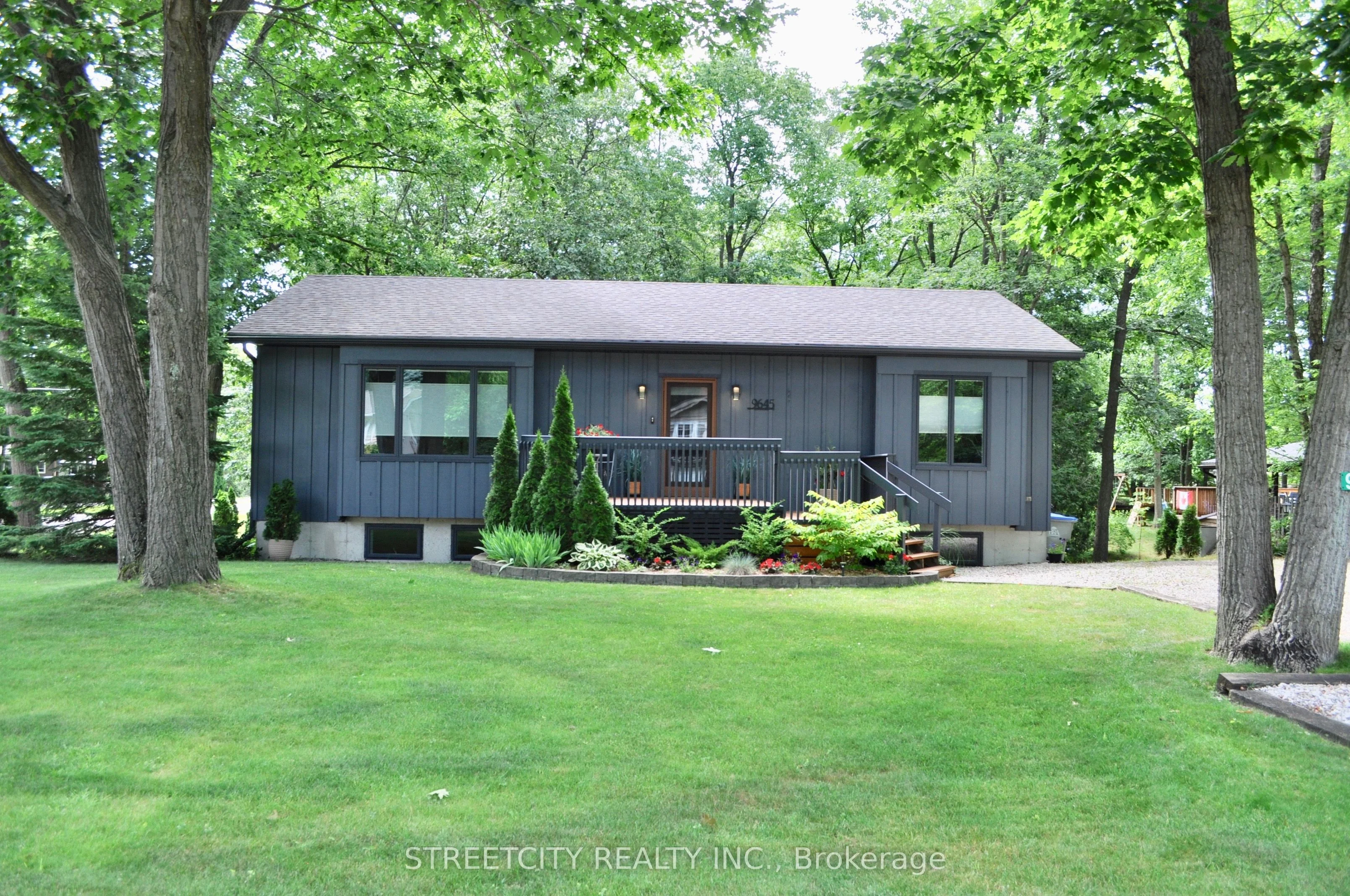 Detached in Lambton Shores