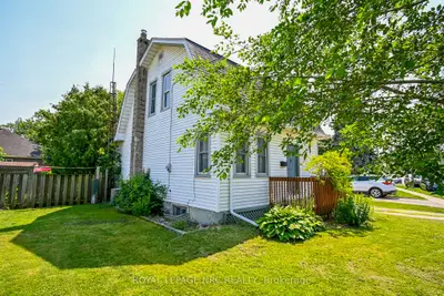 Detached in Thorold