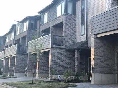 Condo Townhouse in London North