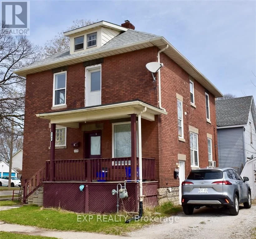 104 Forsyth Street S, Sarnia, ON N7T 3A7