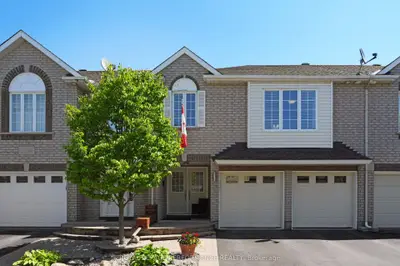 Att/Row/Townhouse in Blossom Park - Airport and Area