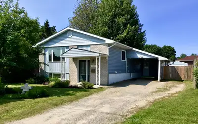 Detached in North Bay