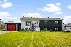 40 Meadowbrook Drive, Laurentian Valley, ON K8A 7C3