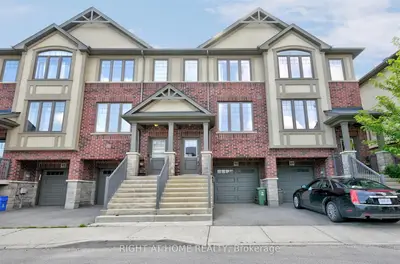 Att/Row/Townhouse in Hamilton