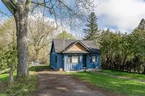 Detached in Puslinch