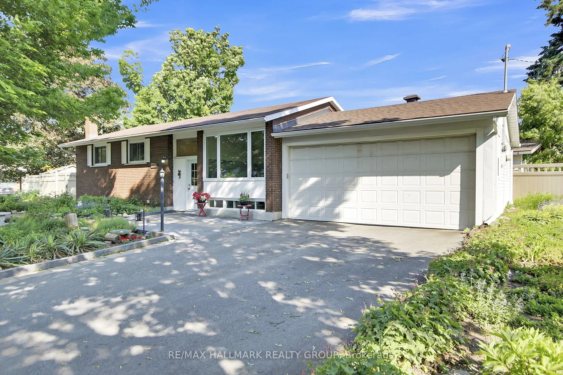 2286 Elmira Drive, Parkway Park - Queensway Terrace S And Area, On K2c 1h4