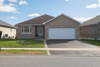 Detached in Belleville