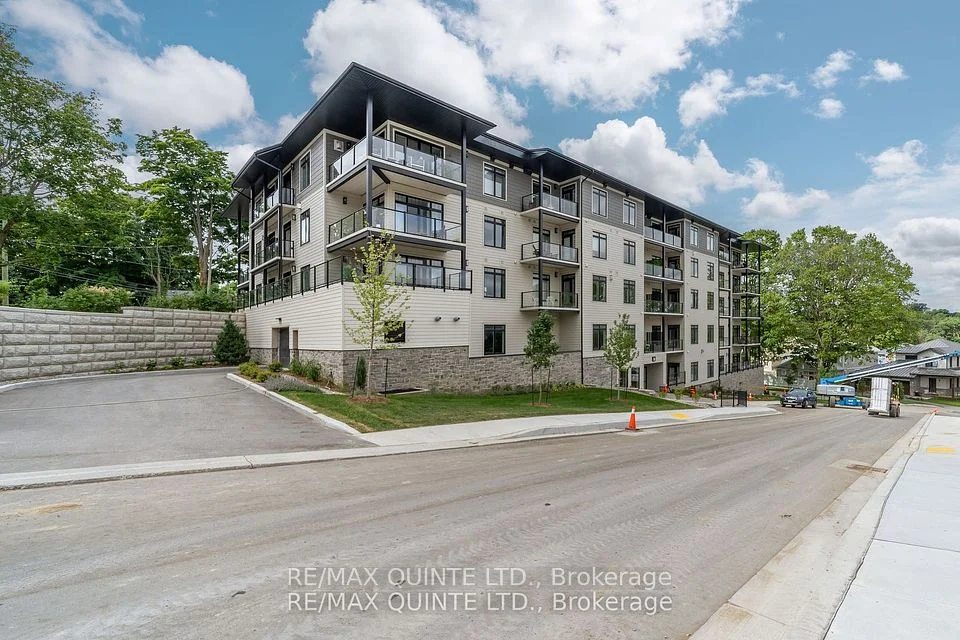 17 Cleave Avenue 305, Prince Edward County, On K0k 2t0