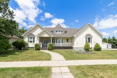 Detached in Brockville