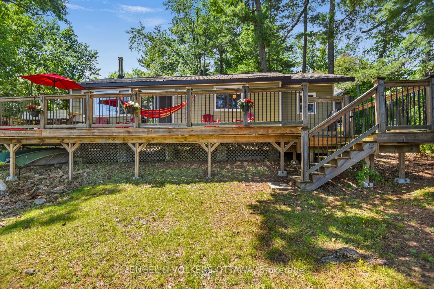 Detached in Beckwith