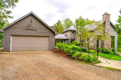 Detached in Mulmur