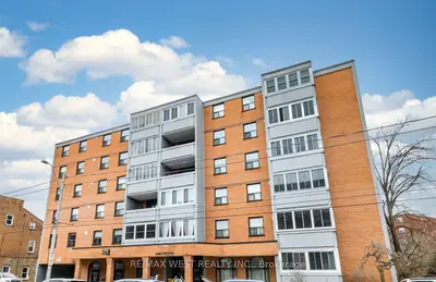 Condo Apartment in Hamilton