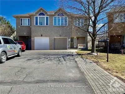 Semi-Detached in South of Baseline to Knoxdale