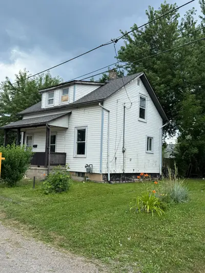 Detached in Niagara Falls
