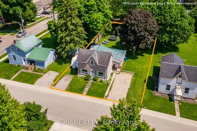 Detached in Minto