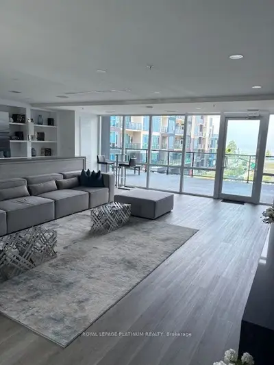 Condo Apartment in Grimsby