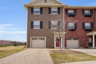 Condo Townhouse in London North