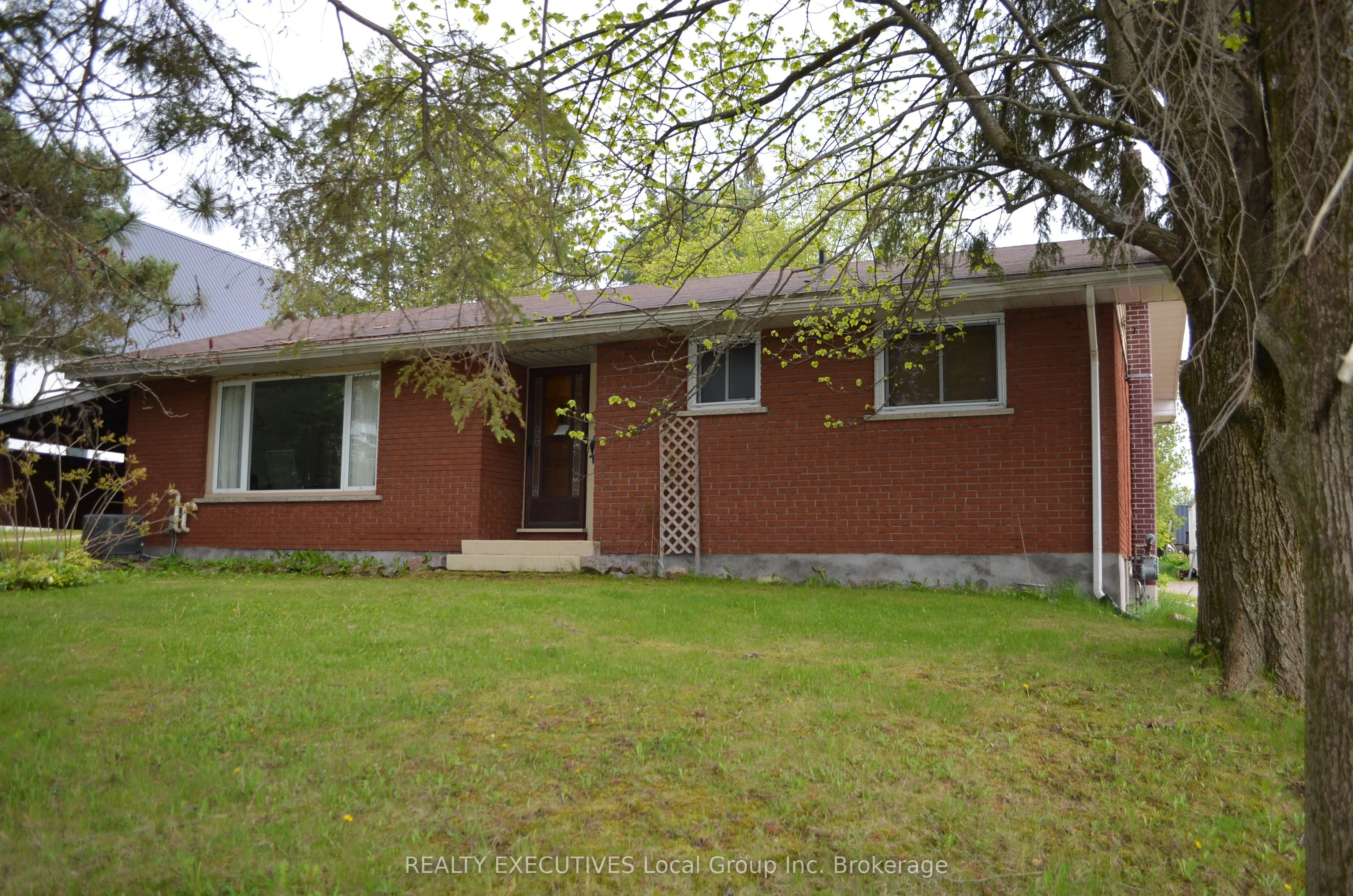 347 Clark Street, Powassan, ON P0H 1Z0