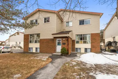 Condo Townhouse in Bells Corners and South to Fallowfield
