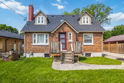 Triplex in London North