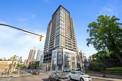 Condo Apartment in Hamilton