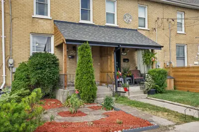 Att/Row/Townhouse in Peterborough