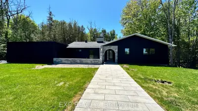 Detached in Constance Bay - Dunrobin - Kilmaurs - Woodlawn