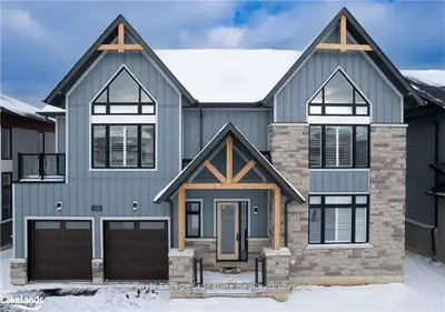 Detached in Blue Mountains