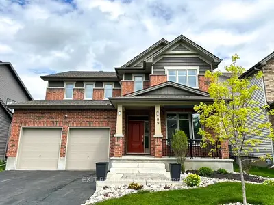 Detached in Russell