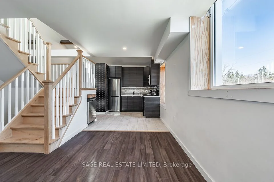 14 Cross Street 1, Hamilton, On L9h 2r4