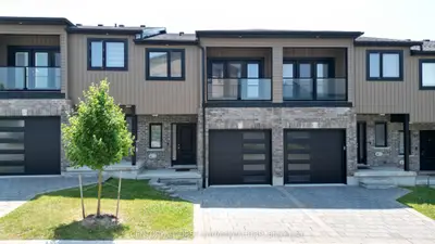Condo Townhouse in London North