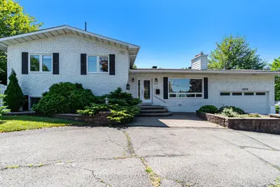 Detached in Orleans - Convent Glen and Area