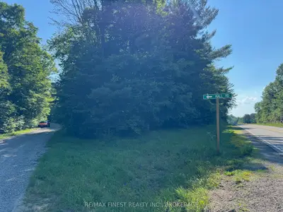 Vacant Land in Leeds and the Thousand Islands