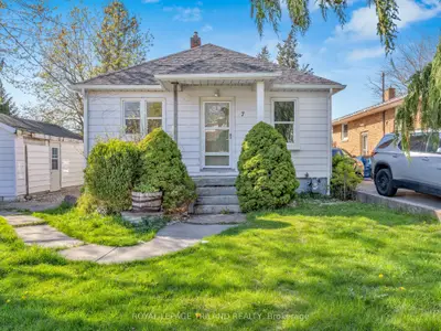 Detached in Chatham-Kent