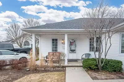 Condo Townhouse in Cobourg