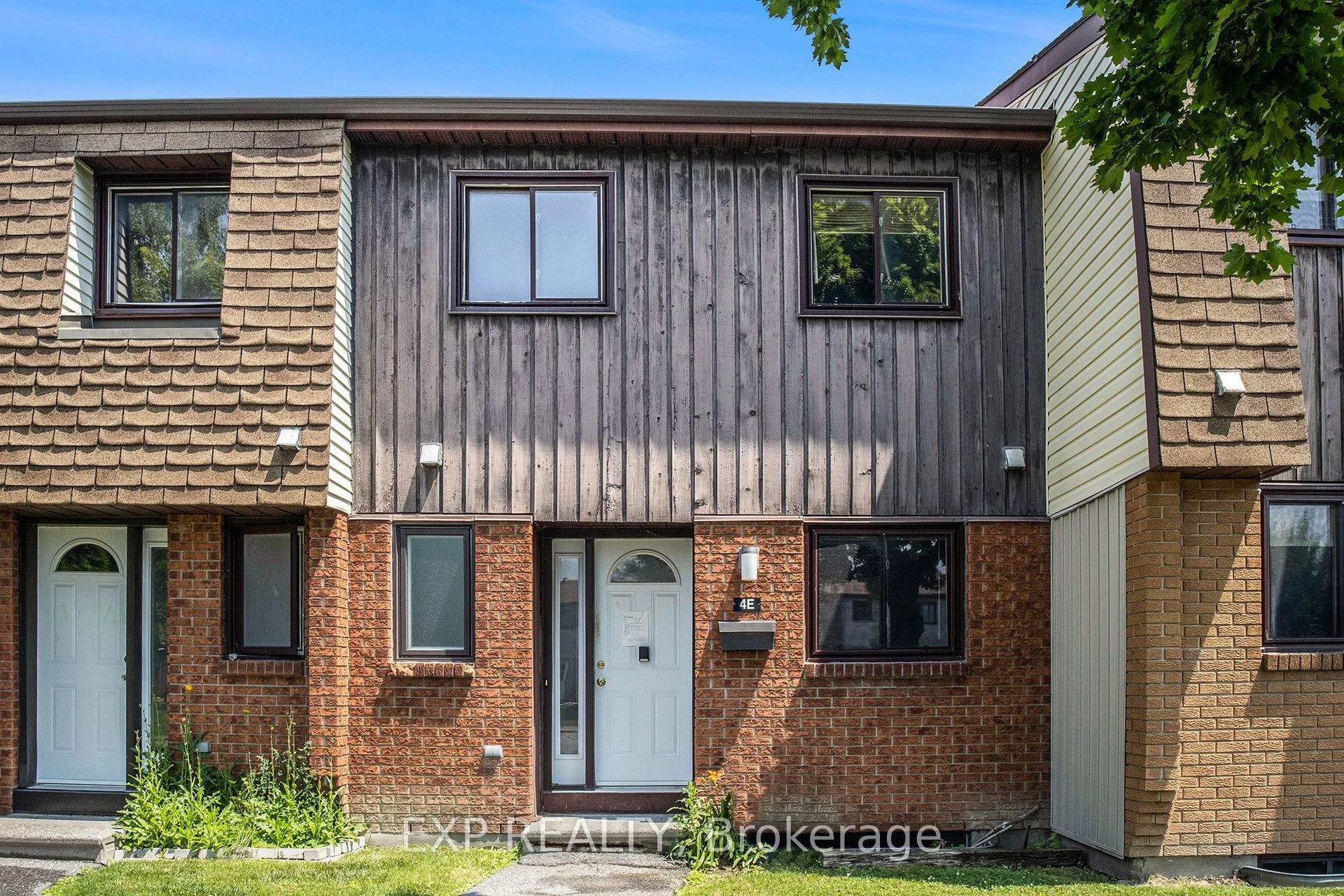 Condo Townhouse in South of Baseline to Knoxdale