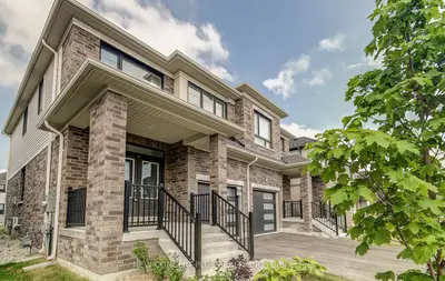 Semi-Detached in Centre Wellington