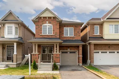 Detached in Niagara Falls